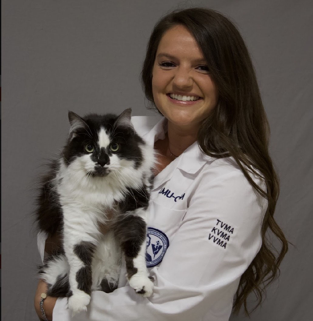 Brittany Slinker DVM HSHV brittany-slinker-dvm-hshv